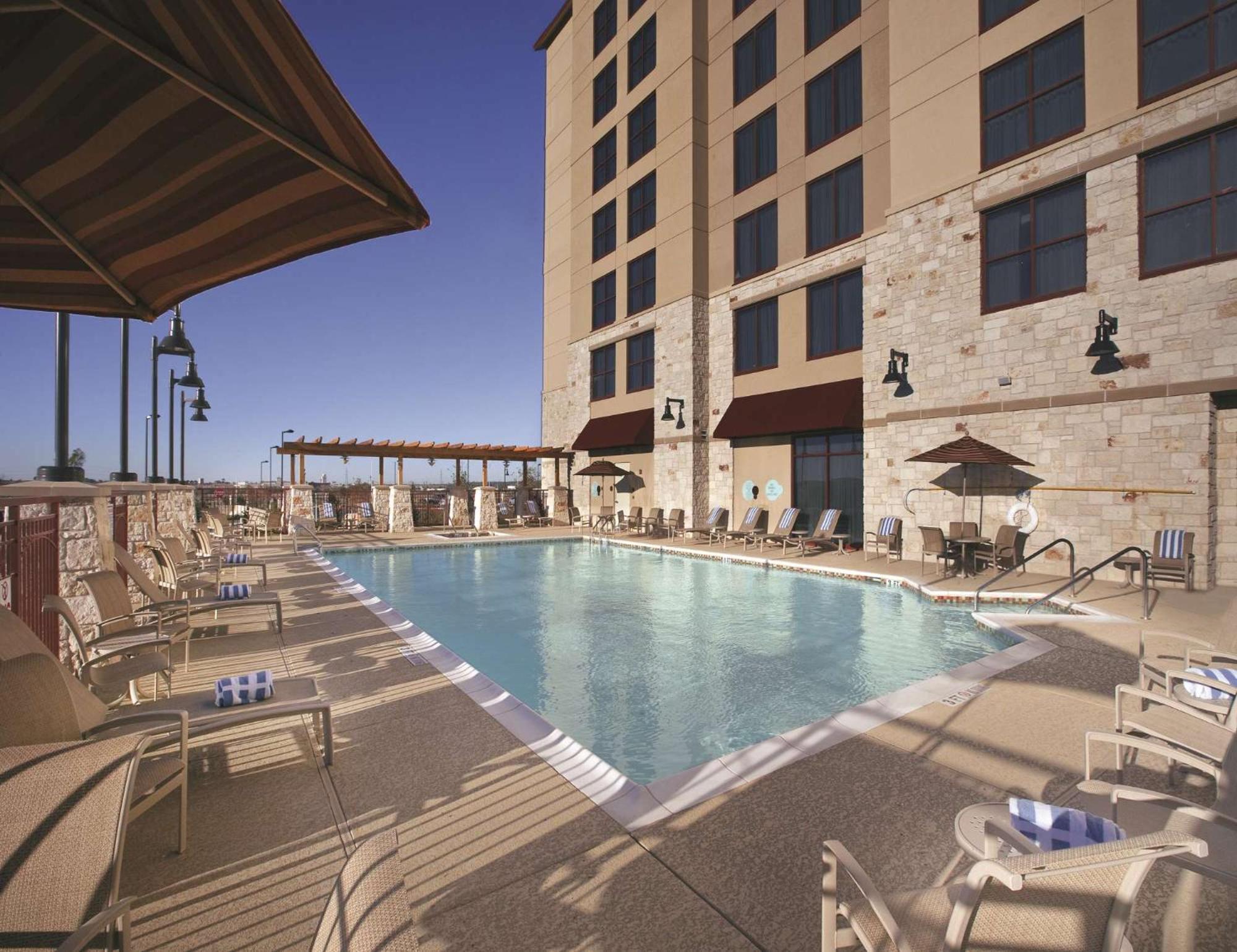 Embassy Suites San Marcos Hotel Conference Center Dış mekan fotoğraf